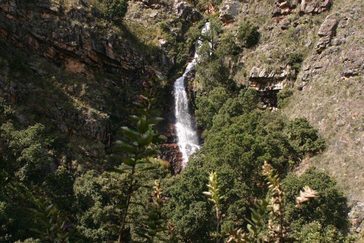 laguna-de-iguaque-paisaje-cascada